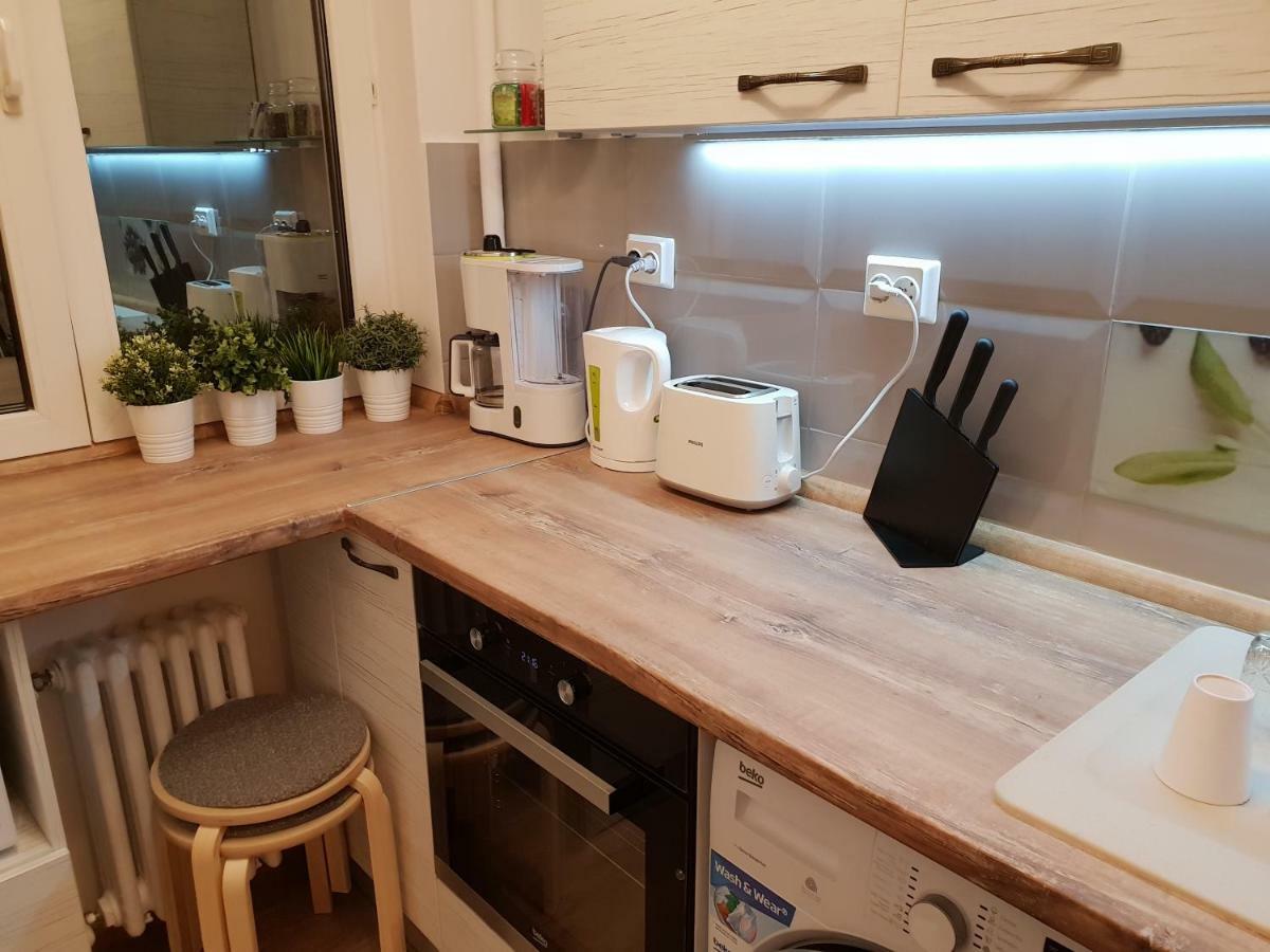 Central Stylish & Cozy One Bedroom Apartment - Adela Accommodation - Ideal For Long Stays 부쿠레슈티 외부 사진