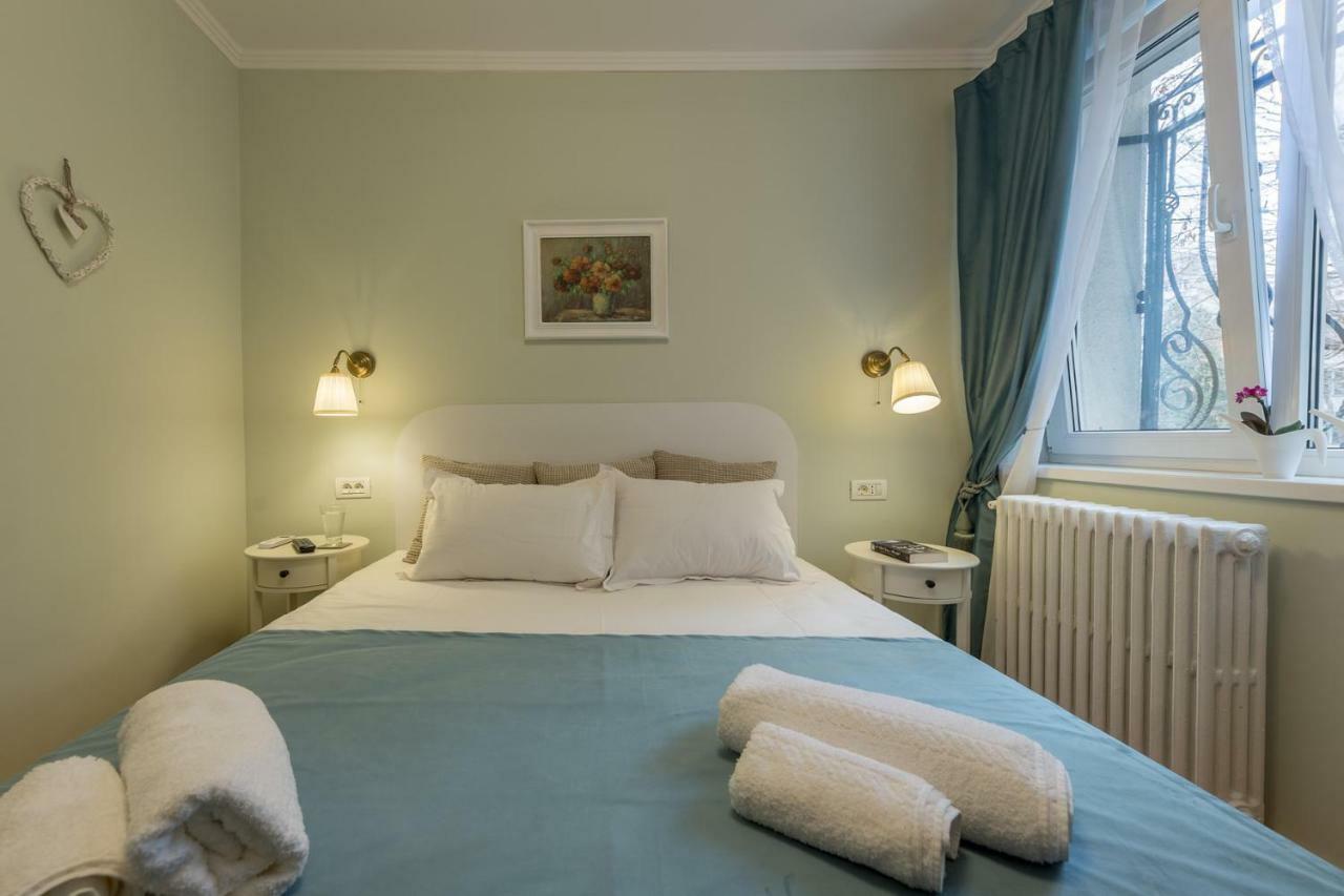 Central Stylish & Cozy One Bedroom Apartment - Adela Accommodation - Ideal For Long Stays 부쿠레슈티 외부 사진