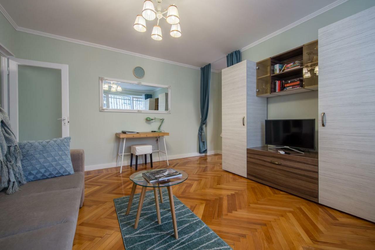 Central Stylish & Cozy One Bedroom Apartment - Adela Accommodation - Ideal For Long Stays 부쿠레슈티 외부 사진