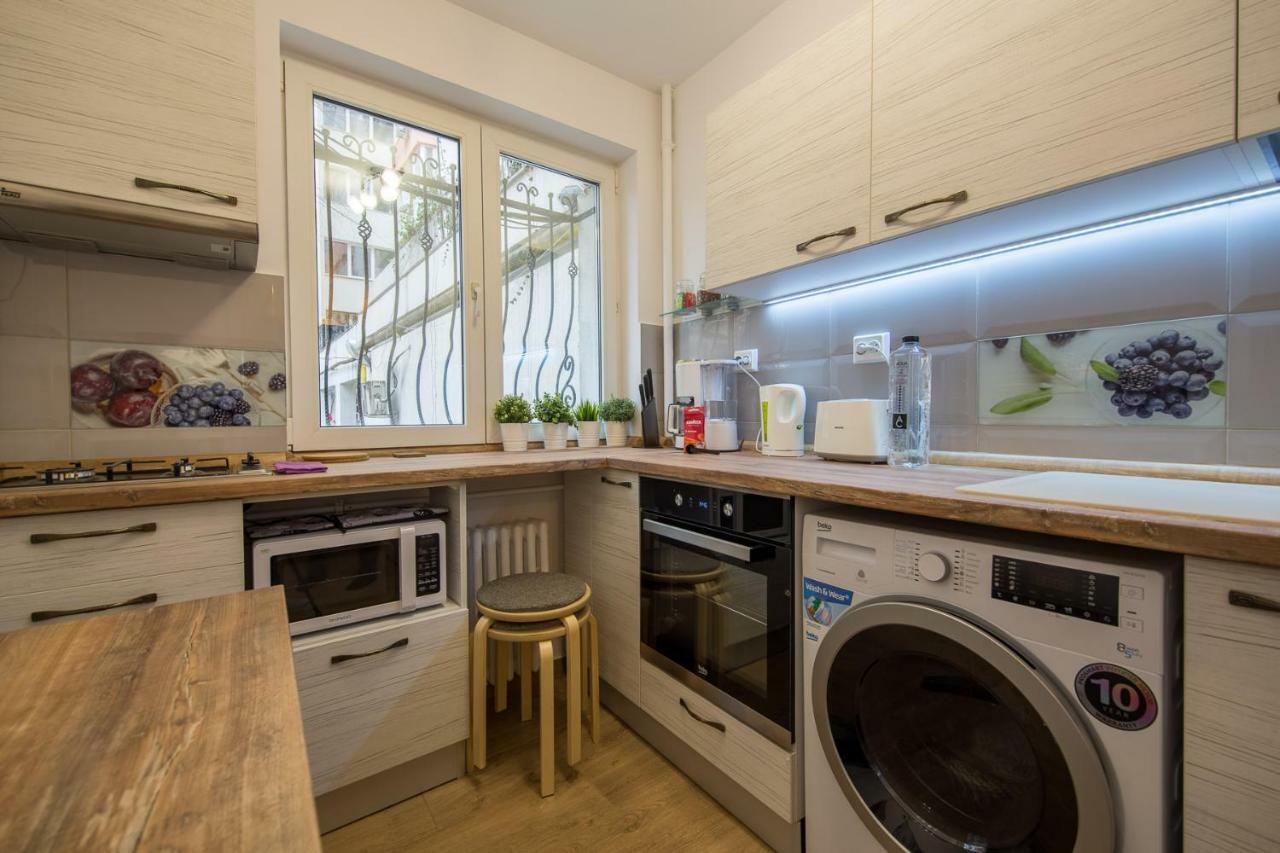 Central Stylish & Cozy One Bedroom Apartment - Adela Accommodation - Ideal For Long Stays 부쿠레슈티 외부 사진